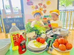 Bé tìm hiểu về nghề Bếp